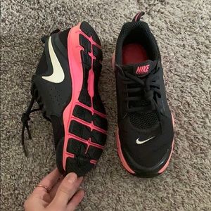 Nike 6.5 women’s Sneakers with memory foam